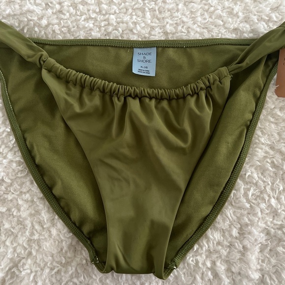 Shade & Shore Green High-Cut Bikini Bottoms - Picture 1 of 4